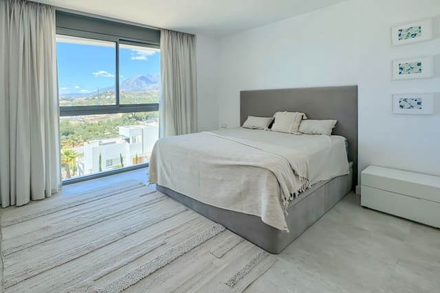 3 soveværelse Penthouse til salg i Santa Clara, Marbella med swimmingpool garage - € 1.850.000 (Ref: 8505568)