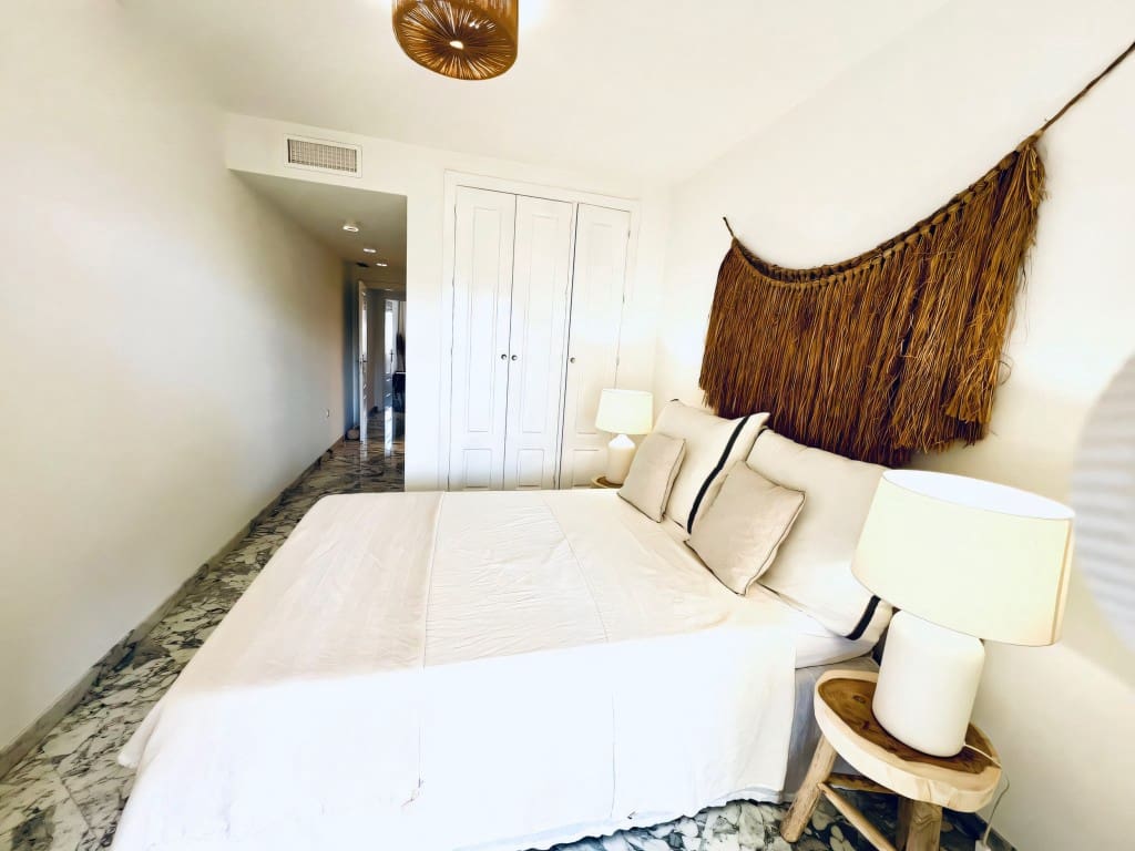 2 bedroom Apartment for sale in Mijas Costa with pool garage - € 419,000 (Ref: 8550945)