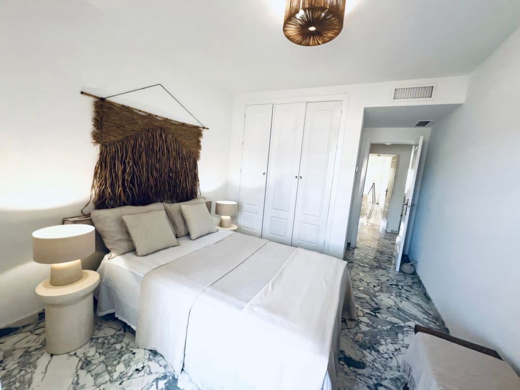 2 bedroom Apartment for sale in Mijas Costa with pool garage - € 419,000 (Ref: 8550945)