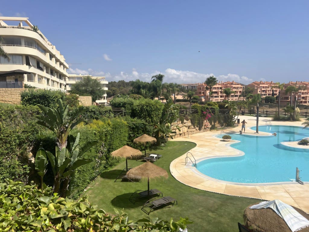 2 bedroom Apartment for sale in Mijas Costa with pool garage - € 419,000 (Ref: 8550945)