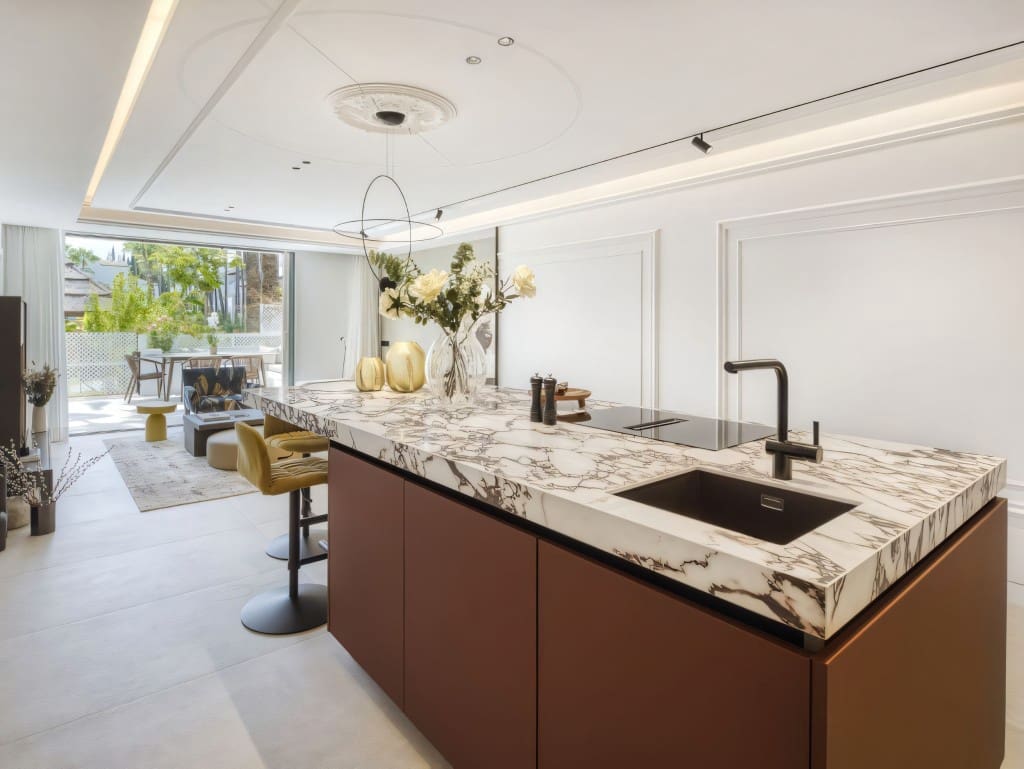 3 bedroom Apartment for sale in Golden Mile with pool garage - € 3,500,000 (Ref: 8552568)