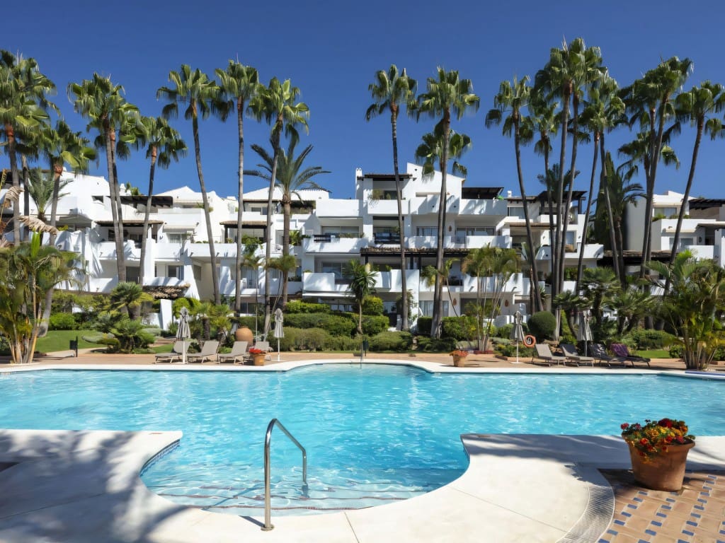 3 bedroom Apartment for sale in Golden Mile with pool garage - € 3,500,000 (Ref: 8552568)