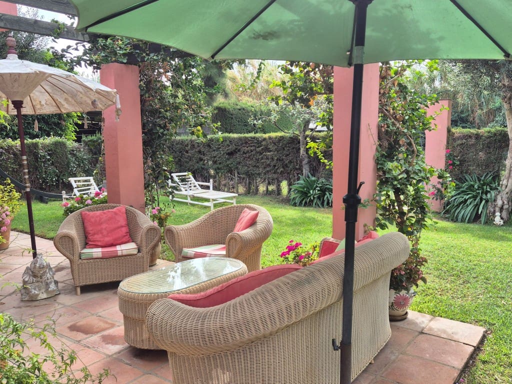 3 quarto Quinta/Casa Rural para venda em Estepona - 875 000 € (Ref: 8570371)