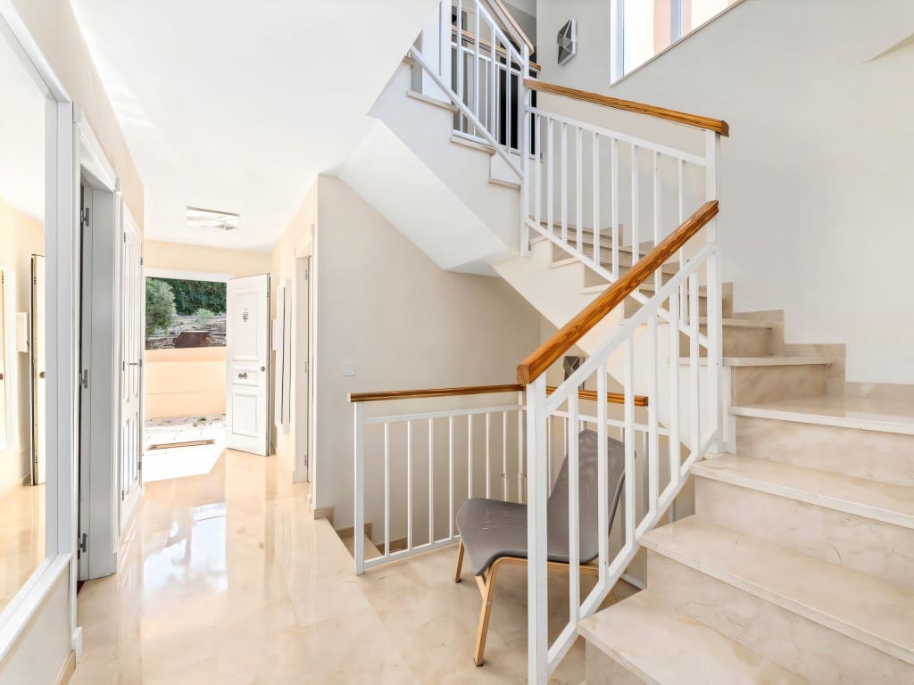 4 chambre Villa/Maison à vendre à Riviera del Sol avec piscine garage - 699 000 € (Ref: 8577538)