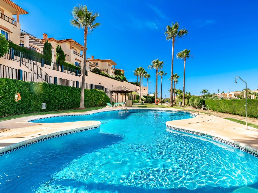 4 chambre Villa/Maison à vendre à Riviera del Sol avec piscine garage - 699 000 € (Ref: 8577538)