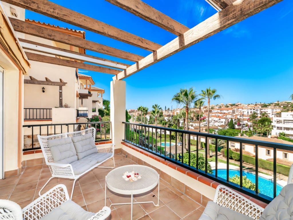 4 chambre Villa/Maison à vendre à Riviera del Sol avec piscine garage - 699 000 € (Ref: 8577538)