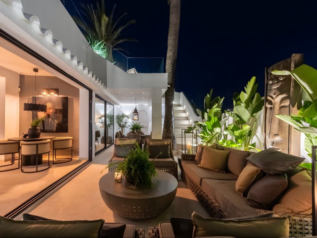 2 soveværelse Bungalow til salg i Golden Mile med swimmingpool - € 3.500.000 (Ref: 8616694)