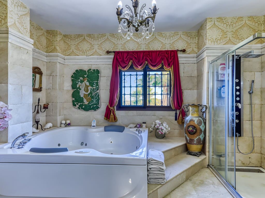 5 soveværelse Finca/Landehus til salg i Alhaurin de la Torre med swimmingpool garage - € 1.900.000 (Ref: 8634304)