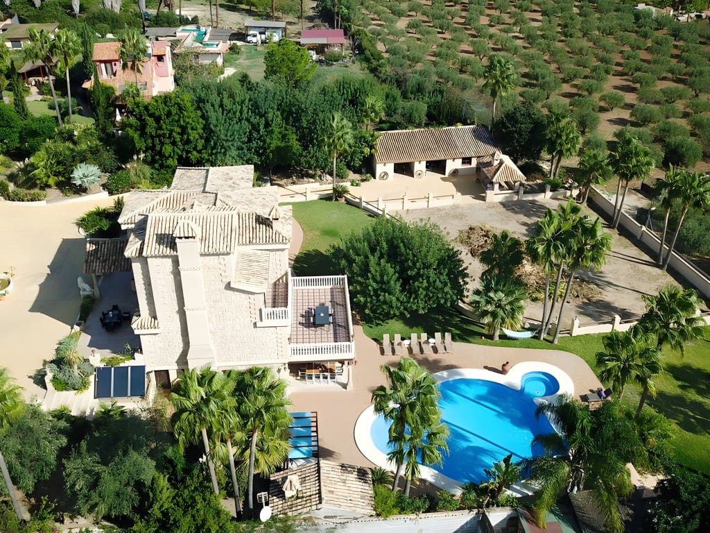 5 soveværelse Finca/Landehus til salg i Alhaurin de la Torre med swimmingpool garage - € 1.900.000 (Ref: 8634304)