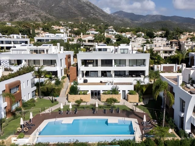4 soveværelse Penthouse til salg i Golden Mile, Marbella med swimmingpool garage - € 3.300.000 (Ref: 8636321)