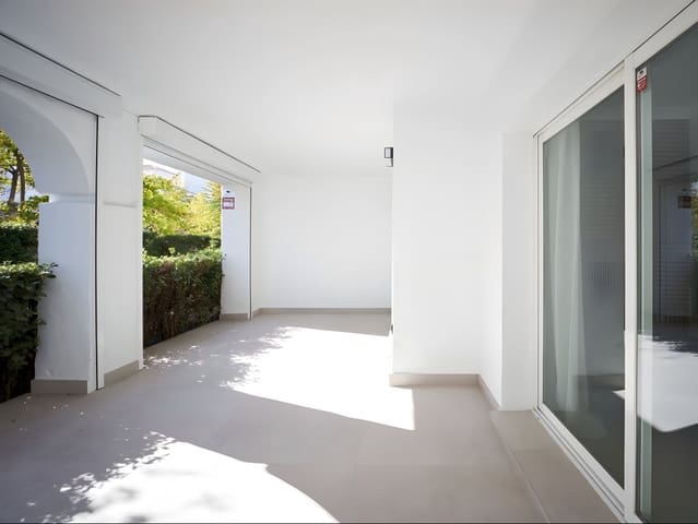 3 soveværelse Lejlighed til salg i San Pedro de Alcantara, Marbella med swimmingpool garage - € 745.000 (Ref: 8651975)