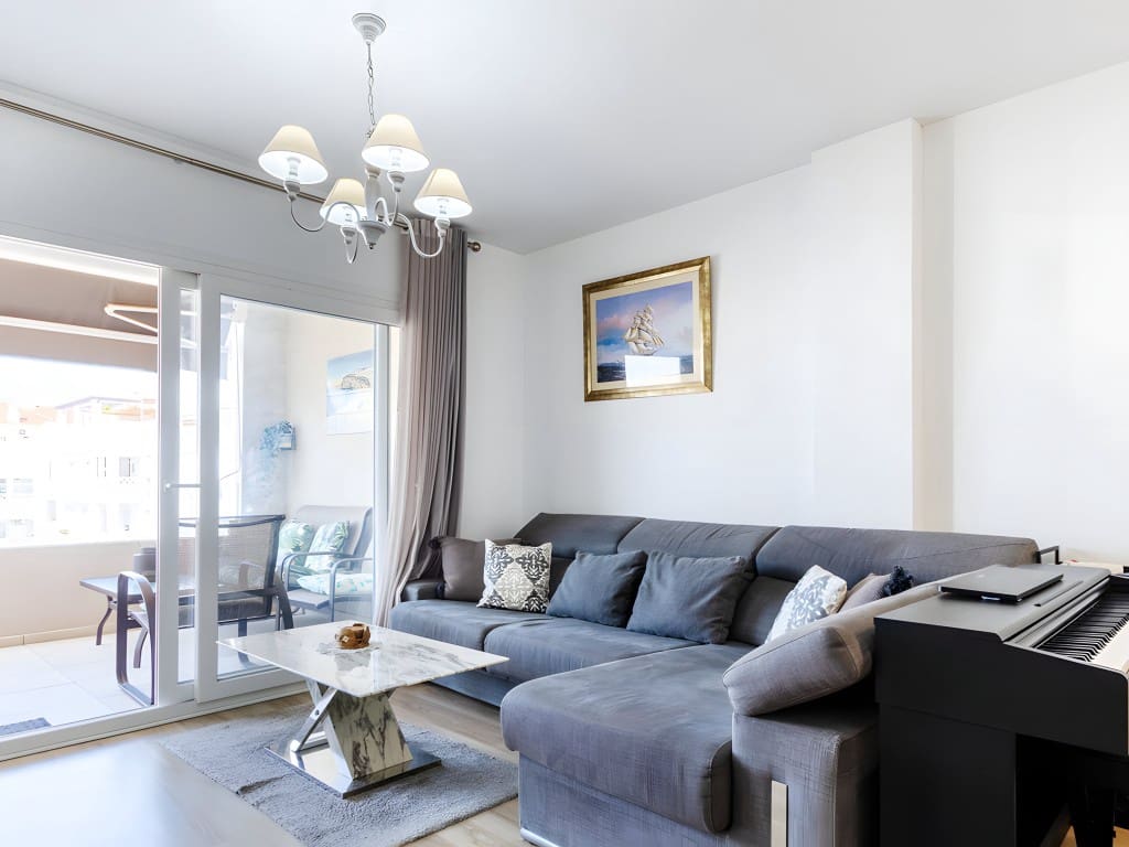 Apartamento de 3 habitaciones en Nueva Andalucia en venta con piscina garaje - 430.000 € (Ref: 8651976)