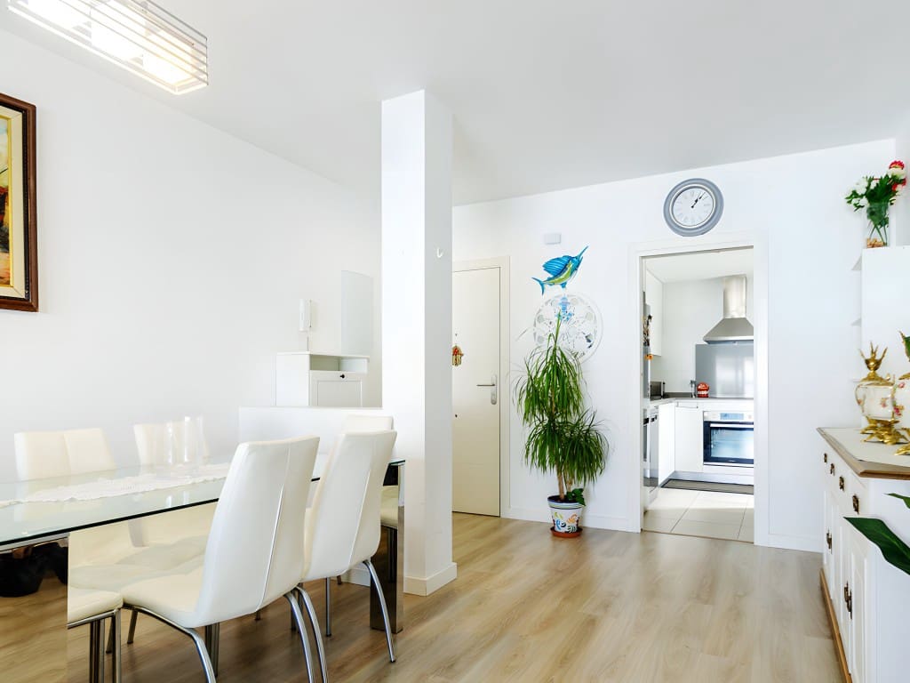 Apartamento de 3 habitaciones en Nueva Andalucia en venta con piscina garaje - 430.000 € (Ref: 8651976)