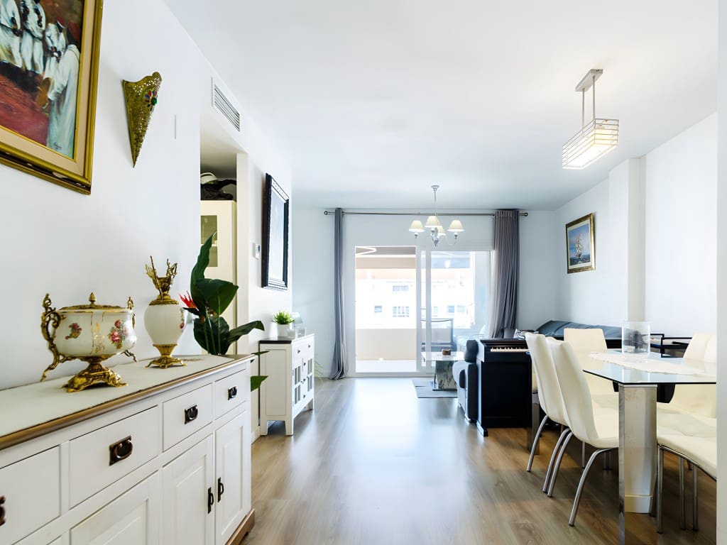 Apartamento de 3 habitaciones en Nueva Andalucia en venta con piscina garaje - 430.000 € (Ref: 8651976)