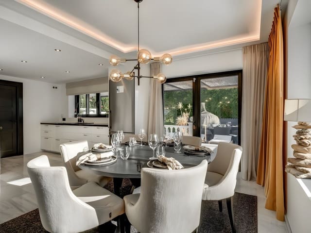 5 slaapkamer Villa te koop in Nueva Andalucia, Marbella met zwembad garage - € 1.894.000 (Ref: 8670182)