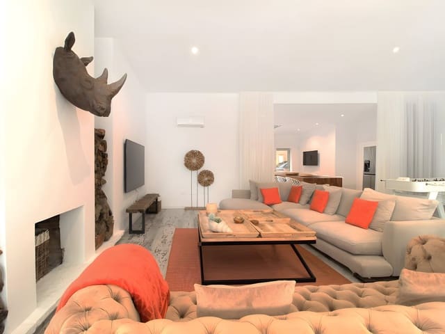 4 Zimmer Villa zu verkaufen in Atalaya-Isdabe, Estepona mit Pool - 2.400.000 € (Ref: 8674386)