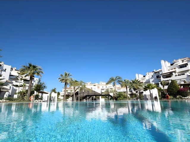 Apartamento de 4 habitaciones en San Pedro de Alcantara, Marbella en venta con piscina garaje - 1.380.000 € (Ref: 8701679)