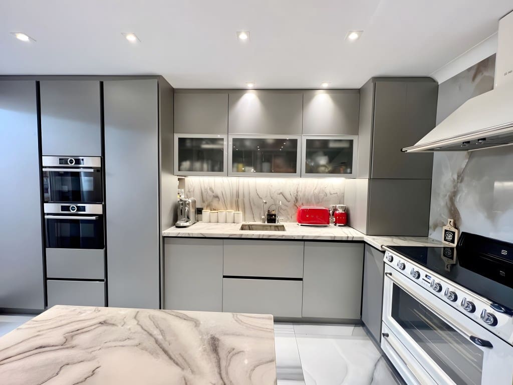 Apartamento de 4 habitaciones en San Pedro de Alcantara en venta con piscina garaje - 1.380.000 € (Ref: 8701679)