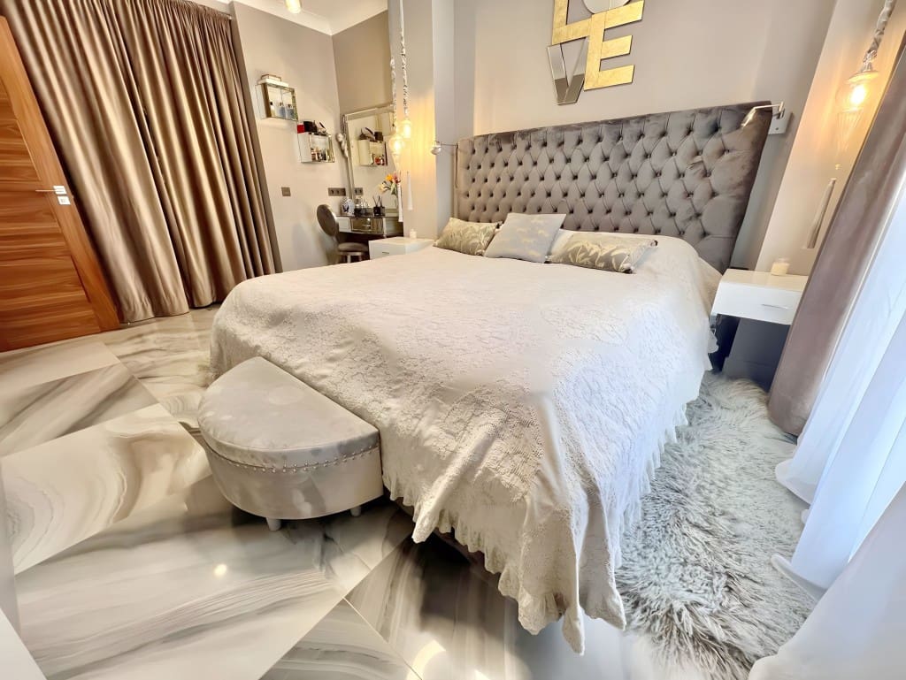 Apartamento de 4 habitaciones en San Pedro de Alcantara en venta con piscina garaje - 1.380.000 € (Ref: 8701679)