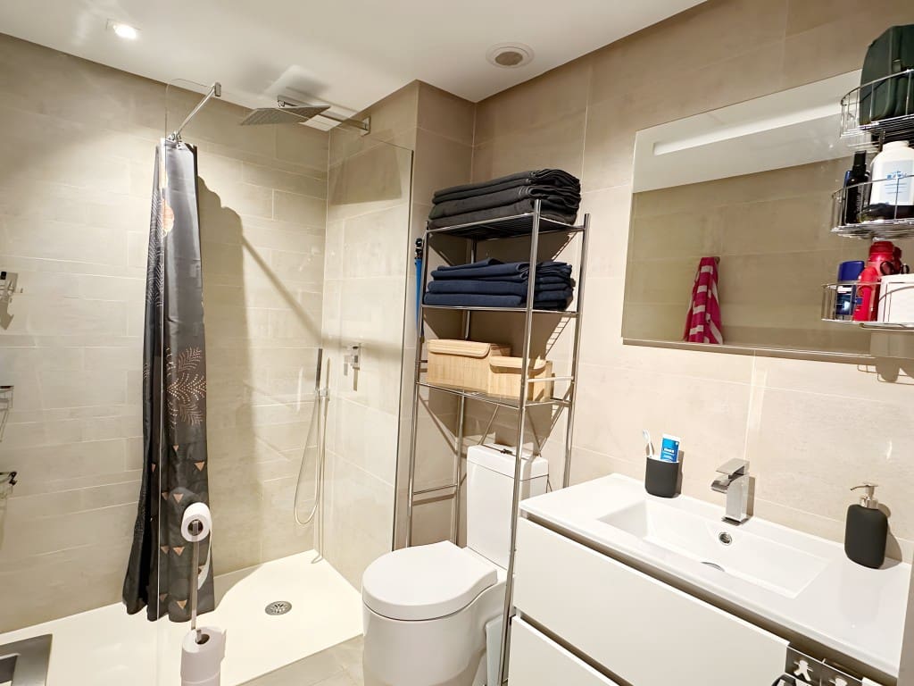 3 bedroom Apartment for sale in Benahavis with pool garage - € 649,000 (Ref: 8705899)