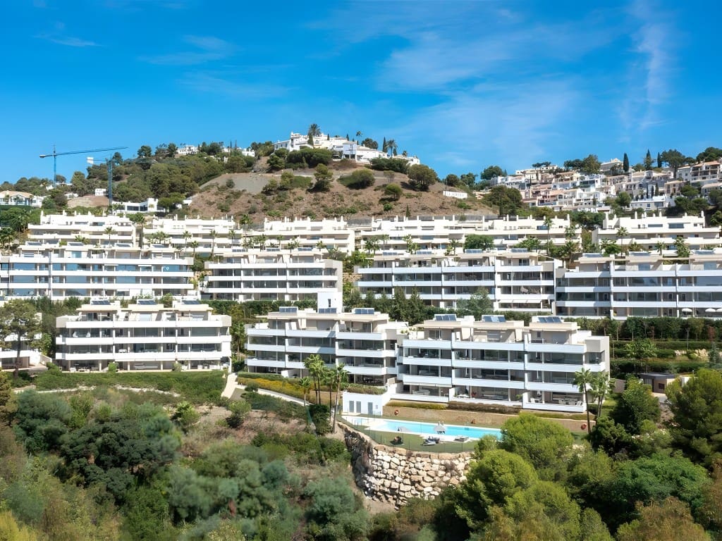 3 bedroom Apartment for sale in Benahavis with pool garage - € 649,000 (Ref: 8705899)