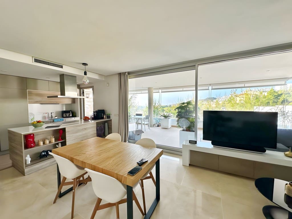 3 bedroom Apartment for sale in Benahavis with pool garage - € 649,000 (Ref: 8705899)