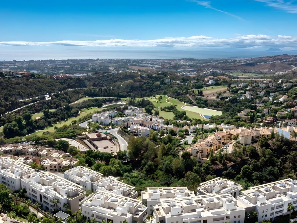 3 bedroom Apartment for sale in Benahavis with pool garage - € 649,000 (Ref: 8705899)