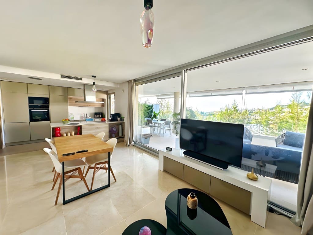 3 bedroom Apartment for sale in Benahavis with pool garage - € 649,000 (Ref: 8705899)