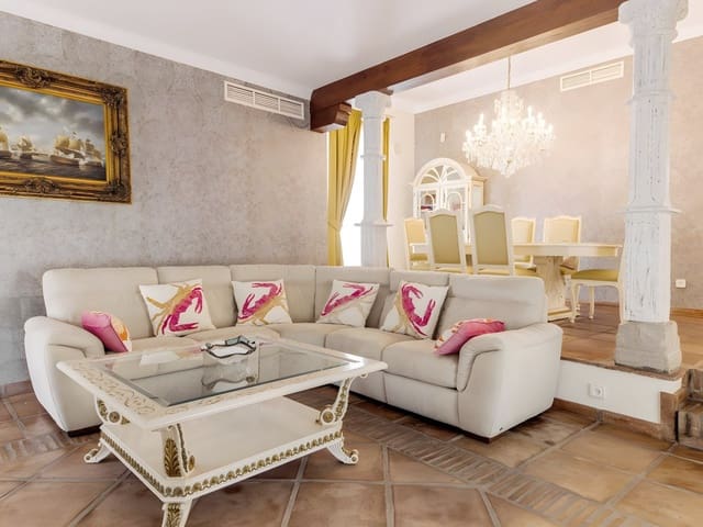 Chalet de 5 habitaciones en Los Monteros, Marbella en venta con piscina garaje - 3.795.000 € (Ref: 8709008)