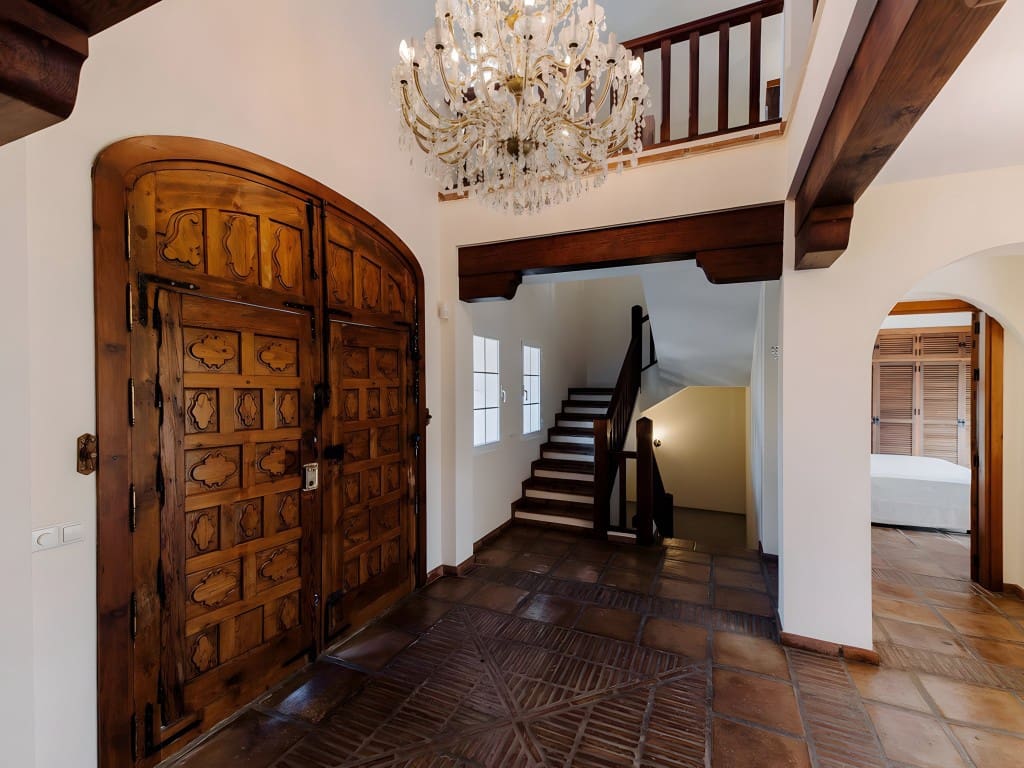 5 sypialnia Willa na sprzedaż w Los Monteros z basenem garażem - 3 795 000 € (Ref: 8709008)