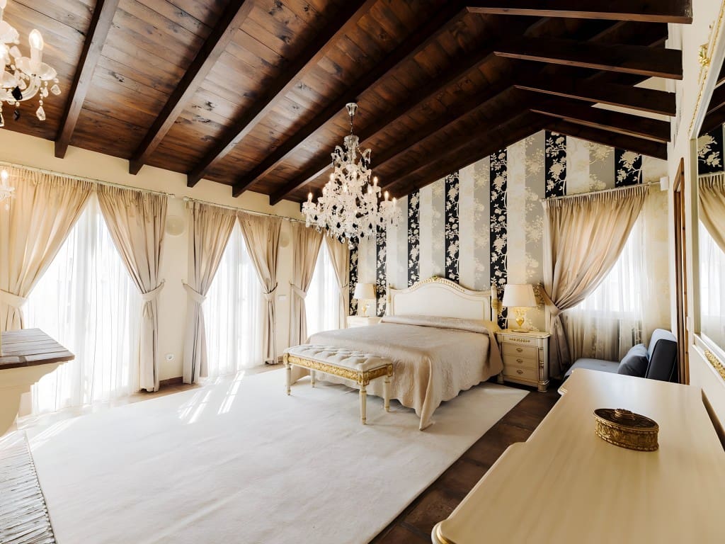 5 sypialnia Willa na sprzedaż w Los Monteros z basenem garażem - 3 795 000 € (Ref: 8709008)