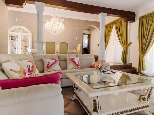 Chalet de 5 habitaciones en Los Monteros, Marbella en venta con piscina garaje - 3.795.000 € (Ref: 8709008)