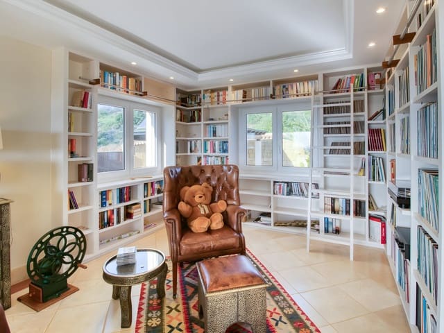 4 Zimmer Finca/Landgut zu verkaufen in Estepona mit Pool - 2.450.000 € (Ref: 8714512)