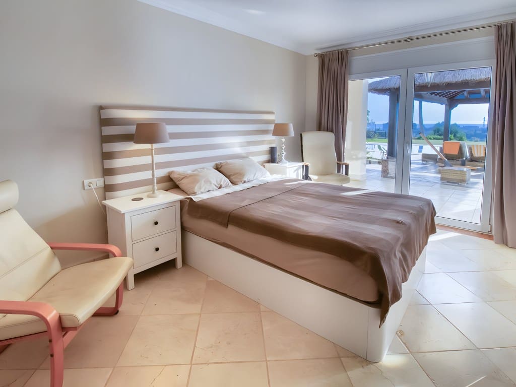 4 slaapkamer Finca/Landhuis te koop in Estepona met zwembad - € 2.450.000 (Ref: 8714512)