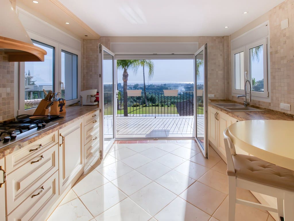 4 slaapkamer Finca/Landhuis te koop in Estepona met zwembad - € 2.450.000 (Ref: 8714512)