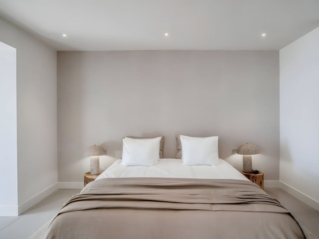 3 bedroom Apartment for sale in Nueva Andalucia with pool garage - € 1,095,000 (Ref: 8717047)