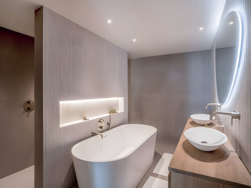 3 bedroom Apartment for sale in Nueva Andalucia with pool garage - € 1,095,000 (Ref: 8717047)