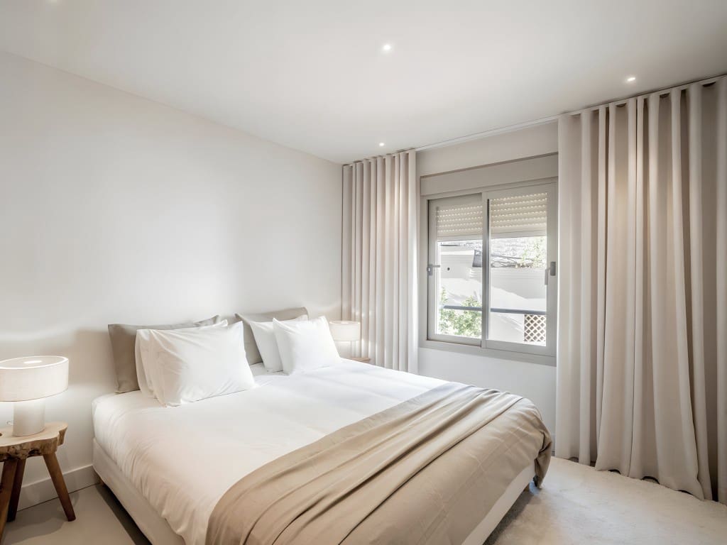 3 bedroom Apartment for sale in Nueva Andalucia with pool garage - € 1,095,000 (Ref: 8717047)