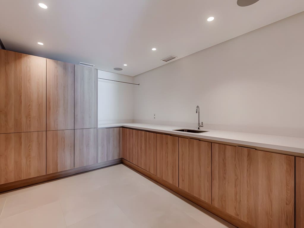 4 bedroom Villa for sale in Nueva Andalucia with pool garage - € 3,900,000 (Ref: 8723639)