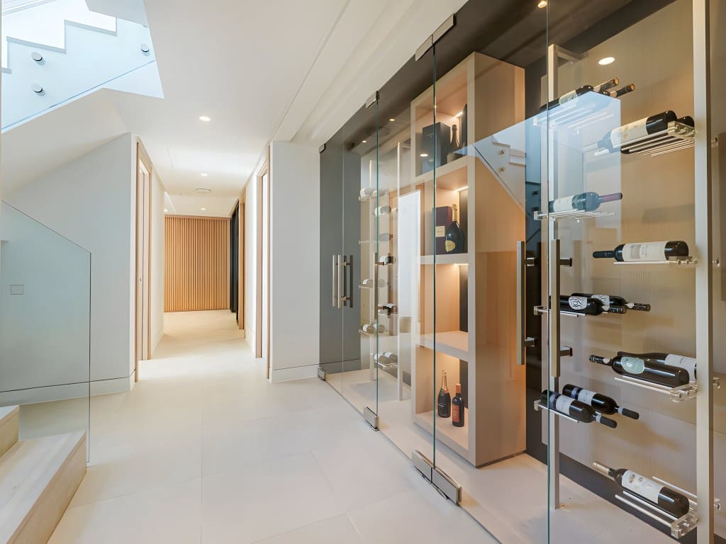 4 bedroom Villa for sale in Nueva Andalucia with pool garage - € 3,900,000 (Ref: 8723639)