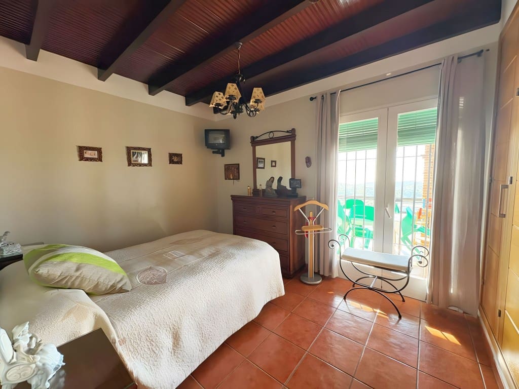 3 soverom Villa til salgs i La Cala de Mijas med svømmebasseng garasje - € 599 000 (Ref: 8773234)