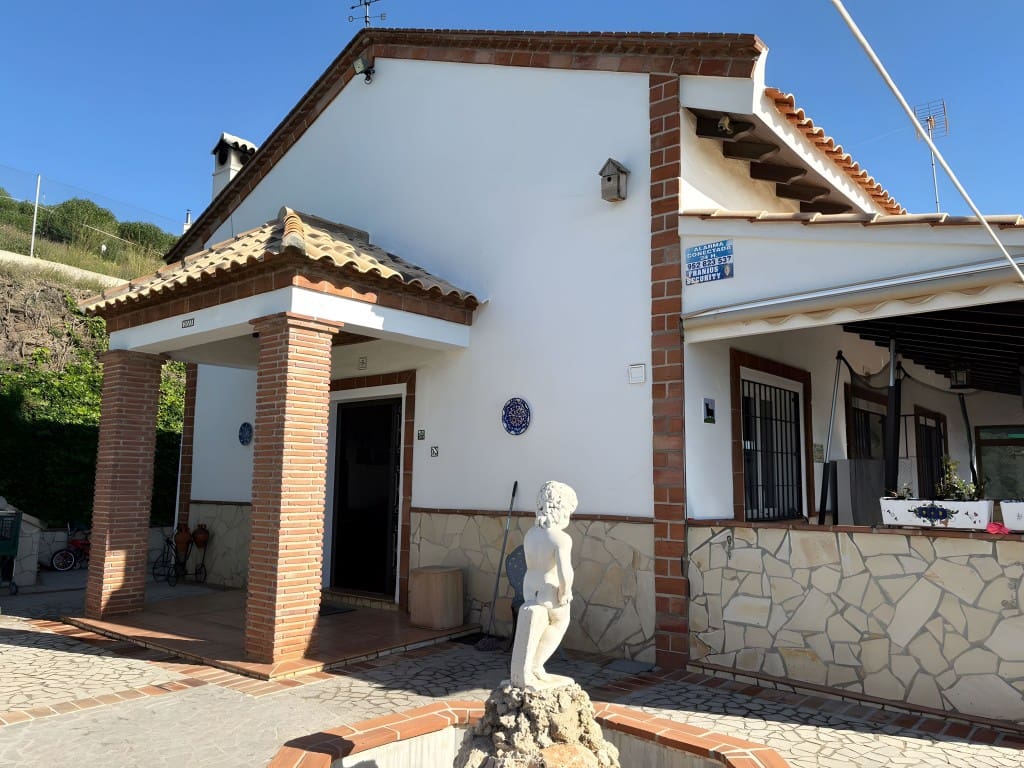 3 soverom Villa til salgs i La Cala de Mijas med svømmebasseng garasje - € 599 000 (Ref: 8773234)