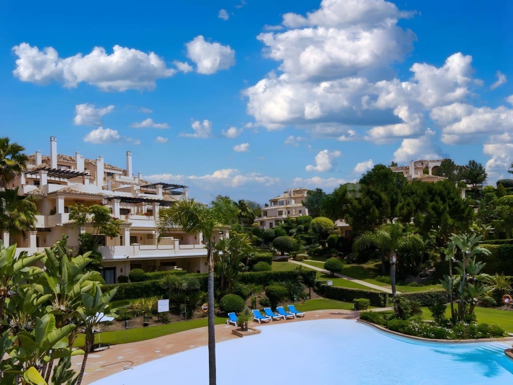 3 slaapkamer Penthouse te koop in Benahavis met zwembad - € 895.000 (Ref: 8773235)