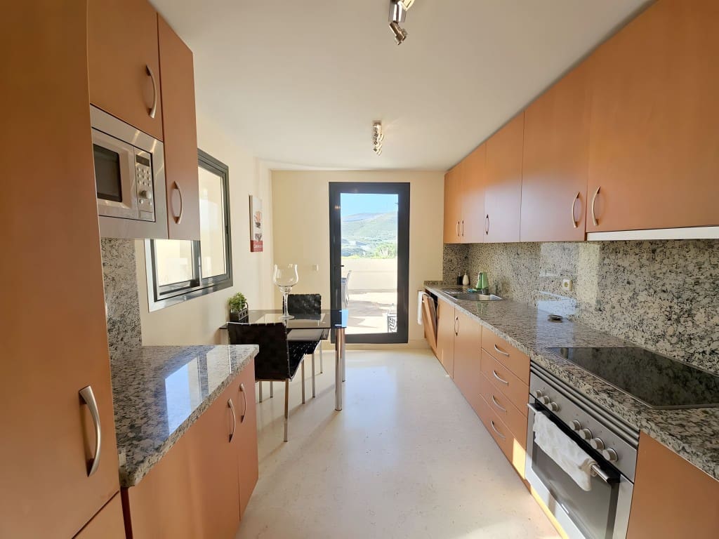 3 slaapkamer Penthouse te koop in Benahavis met zwembad - € 895.000 (Ref: 8773235)
