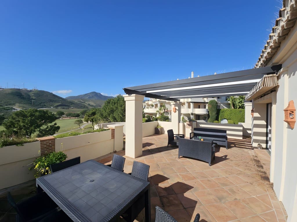 3 slaapkamer Penthouse te koop in Benahavis met zwembad - € 895.000 (Ref: 8773235)