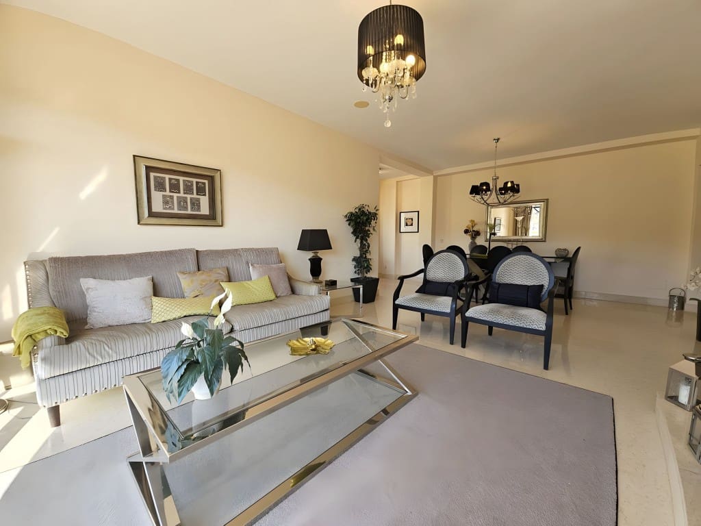 3 slaapkamer Penthouse te koop in Benahavis met zwembad - € 895.000 (Ref: 8773235)