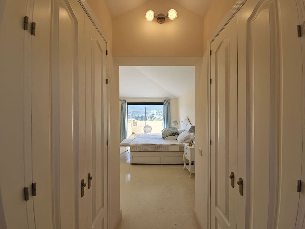 3 slaapkamer Penthouse te koop in Benahavis met zwembad - € 895.000 (Ref: 8773235)