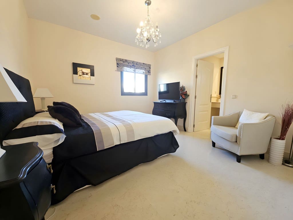 3 slaapkamer Penthouse te koop in Benahavis met zwembad - € 895.000 (Ref: 8773235)