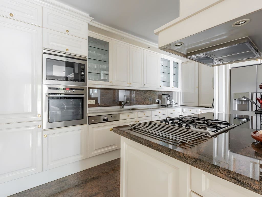 4 Zimmer Apartment zu verkaufen in Atalaya-Isdabe mit Pool Garage - 679.000 € (Ref: 8793303)