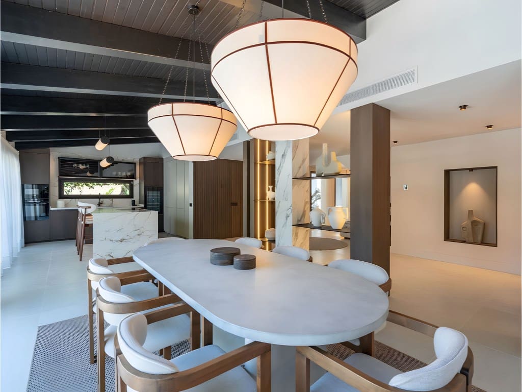 5 slaapkamer Villa te koop in Nueva Andalucia met zwembad garage - € 4.850.000 (Ref: 8798317)